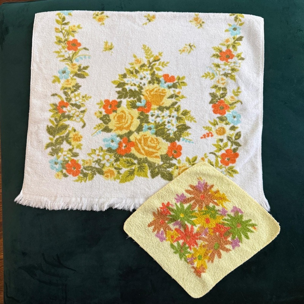 Vintage Dundee Cannon Floral Towel Set White Yellow Orange Green Blue 1970s